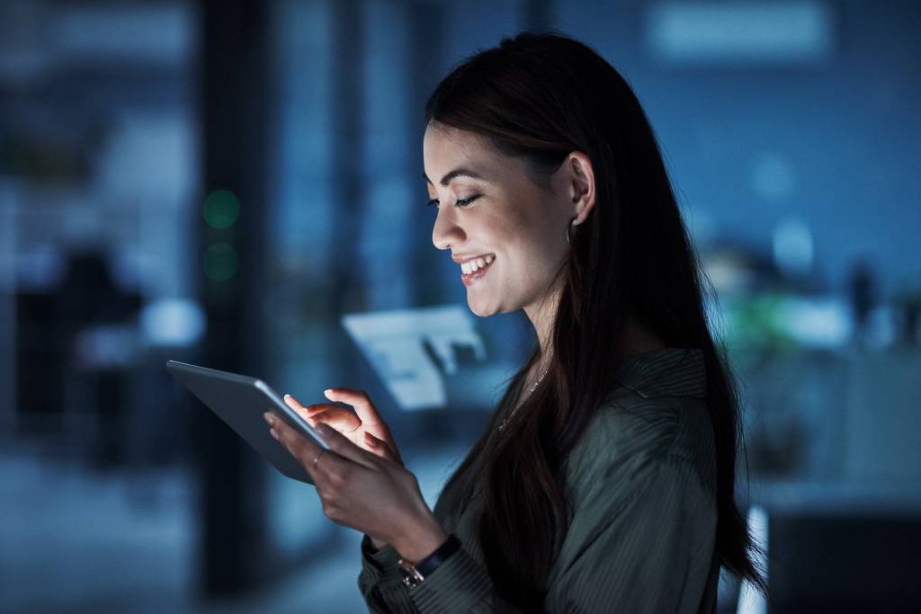 Everyone knows that more people are online at night!