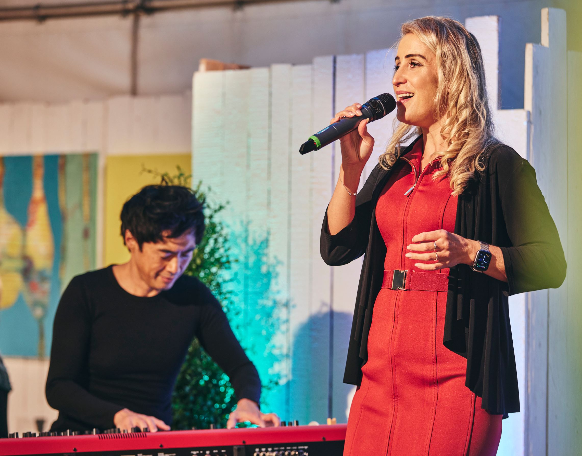Remira und Nara Band