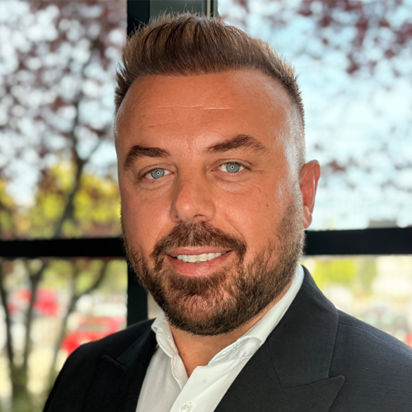 Jeton Toni Nuredini