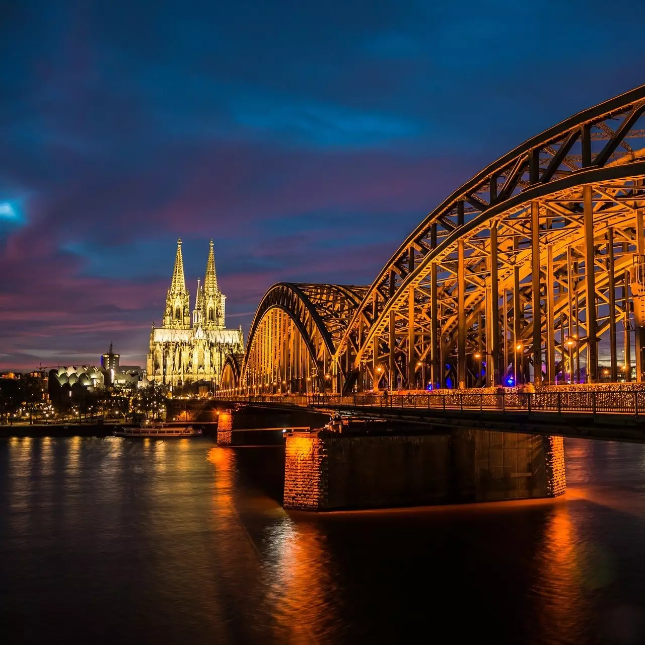bridge-1078671_1920